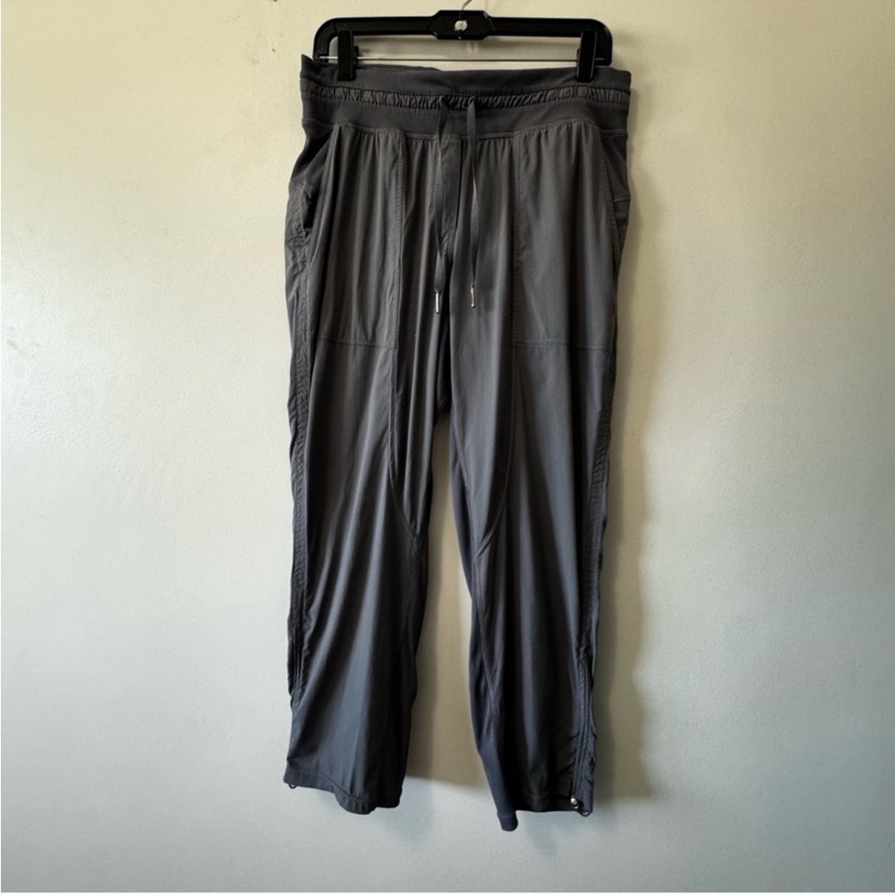 lululemon athletica Women's Mid rise Gray Studio Pants Unlined 8
